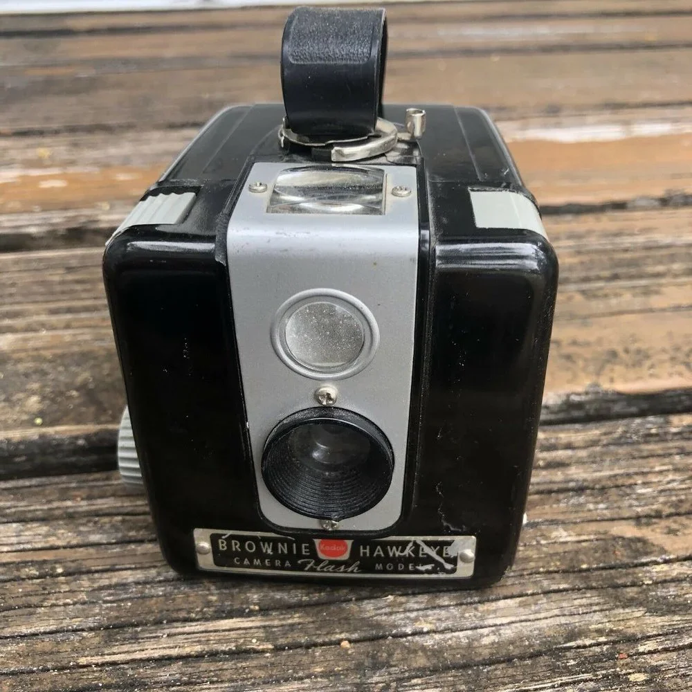 Kodak Brownie Hawkeye Camera Flash Model Black Silver Bakelite Vintage 50s